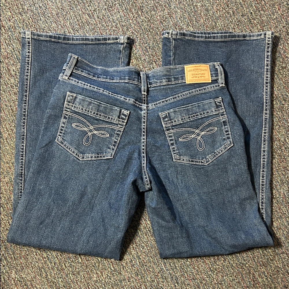Levi's Relaxed Fit Denim Jeans - Classic Blue - Picture 3 of 4